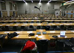 Ansicht der noch leeren Halle von vorne